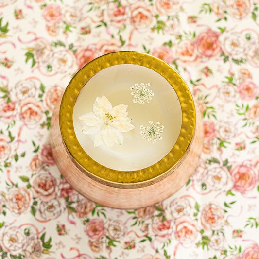 Bougie à fleurs pressées Aquarelle Accent - Rose + Oud