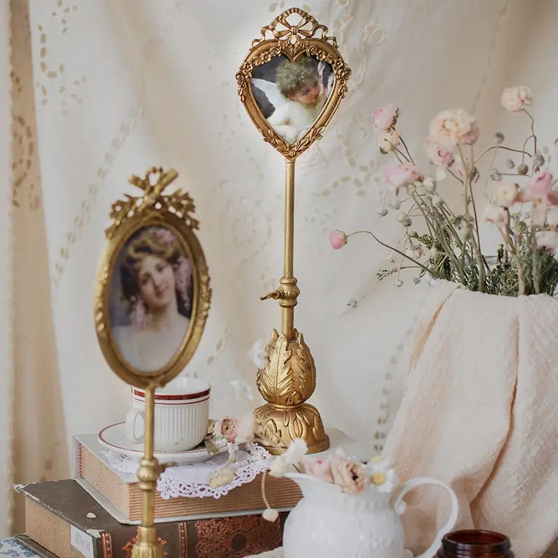 VINTAGE PEDESTAL PHOTO FRAME