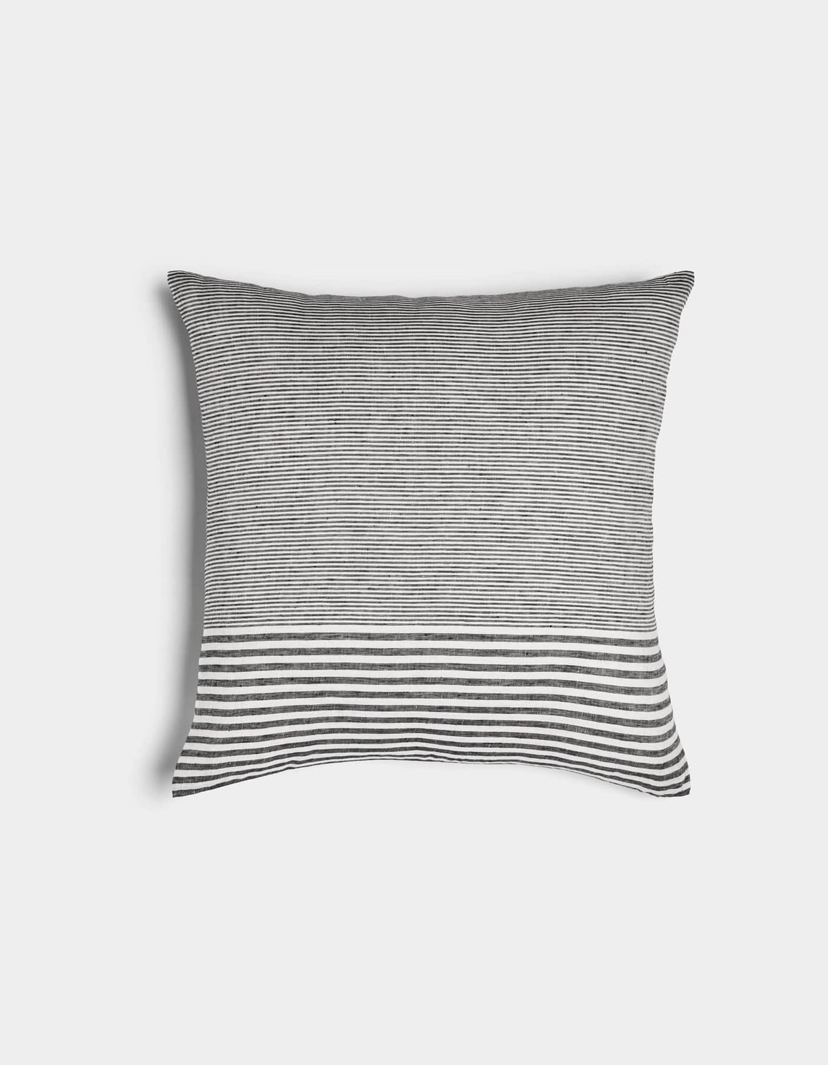 Cuscino decorativo in lino a righe