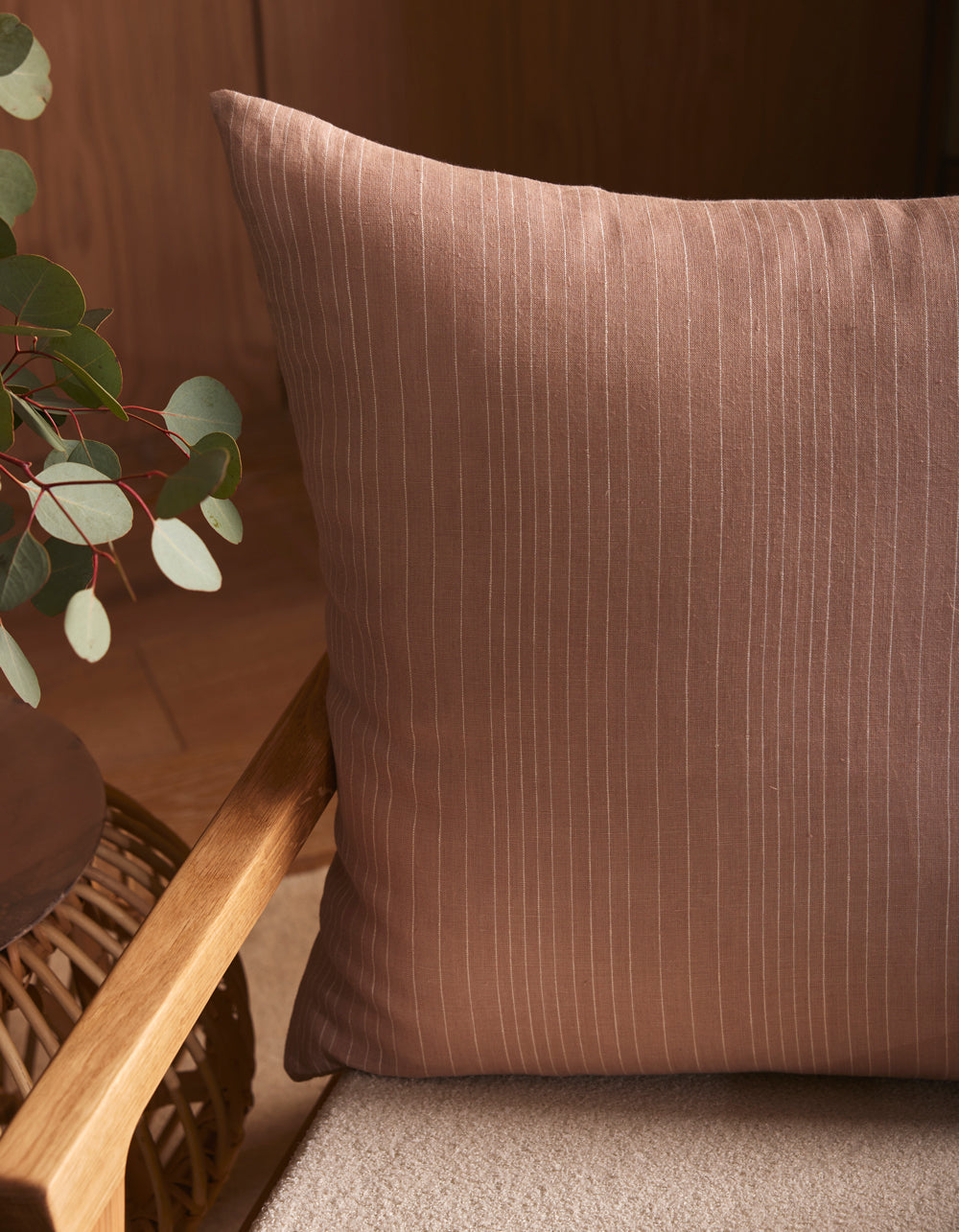 Cuscino decorativo in lino a righe