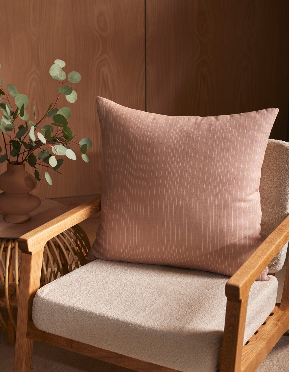 Cuscino decorativo in lino a righe