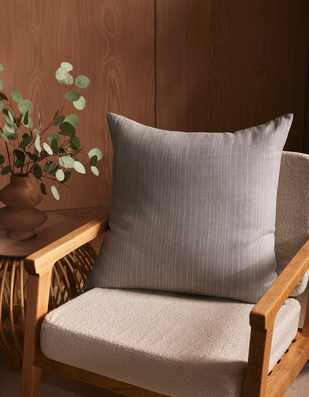 Cuscino decorativo in lino a righe