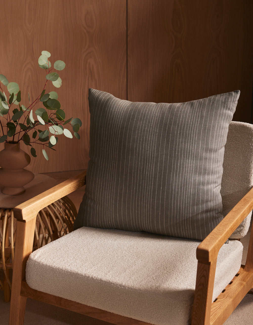 Cuscino decorativo in lino a righe