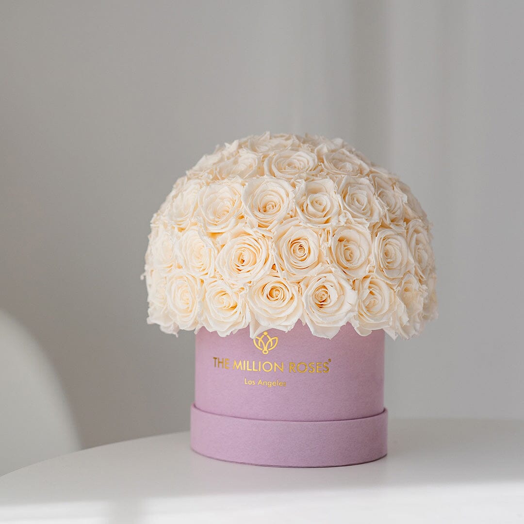 Boîte Superdome en daim rose clair classique | Roses blanches
