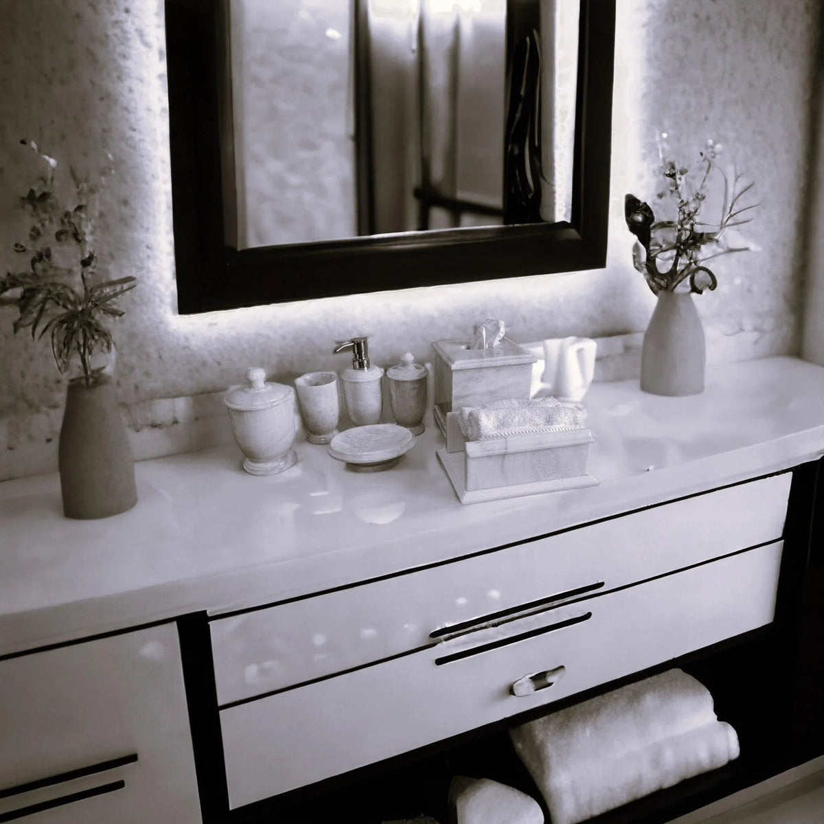 Set bagno da 7 pezzi in marmo bianco