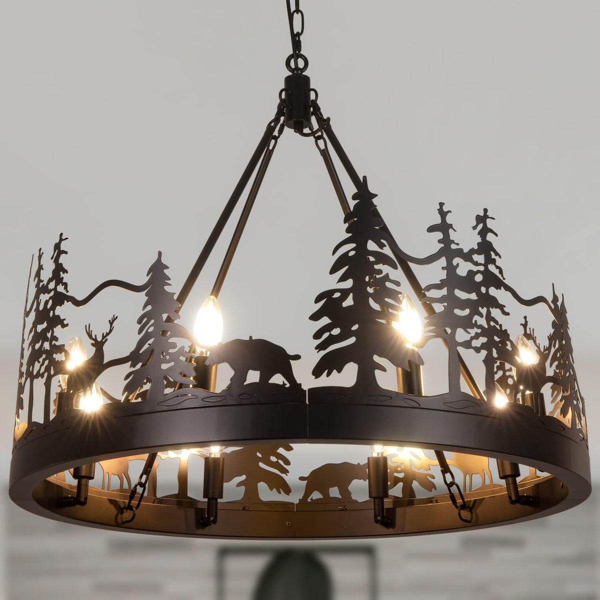 Lampadario a ruota di carro della Foresta Nera