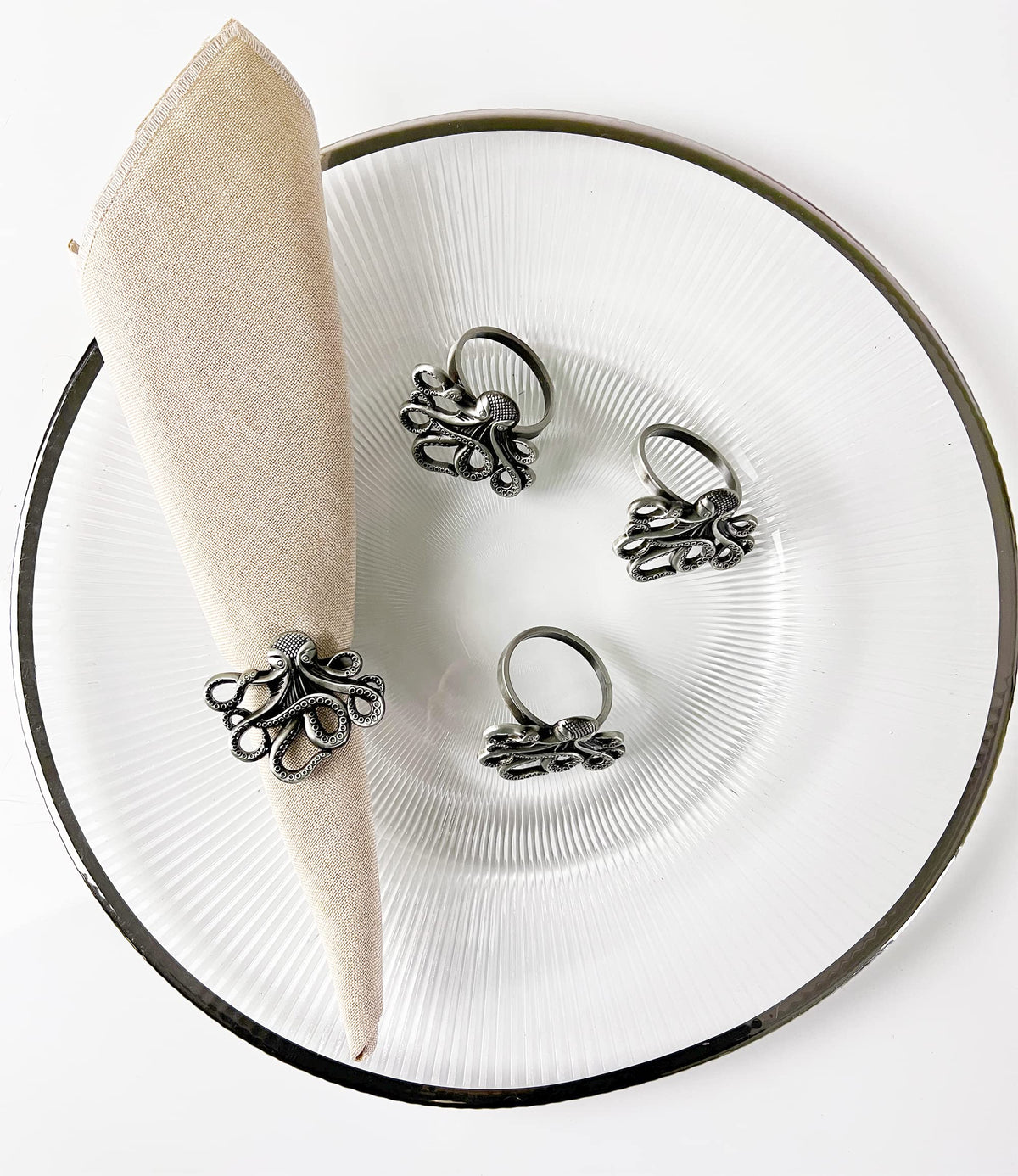 Fennco Styles Coastal Octopus Metal Napkin Rings, Set of 4 - Gold Nautical Napkin Holders for Home Décor, Dining Table, Banquets, Family Gathering and Special Occasions