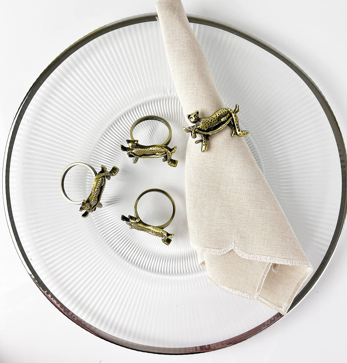 Fennco Styles Leopard Metal Napkin Rings, Set of 4 – Bronze Animal Napkin Holders for Home Décor, Dining Table, Family Gathering, Themed Party, Banquet and Special Occasion