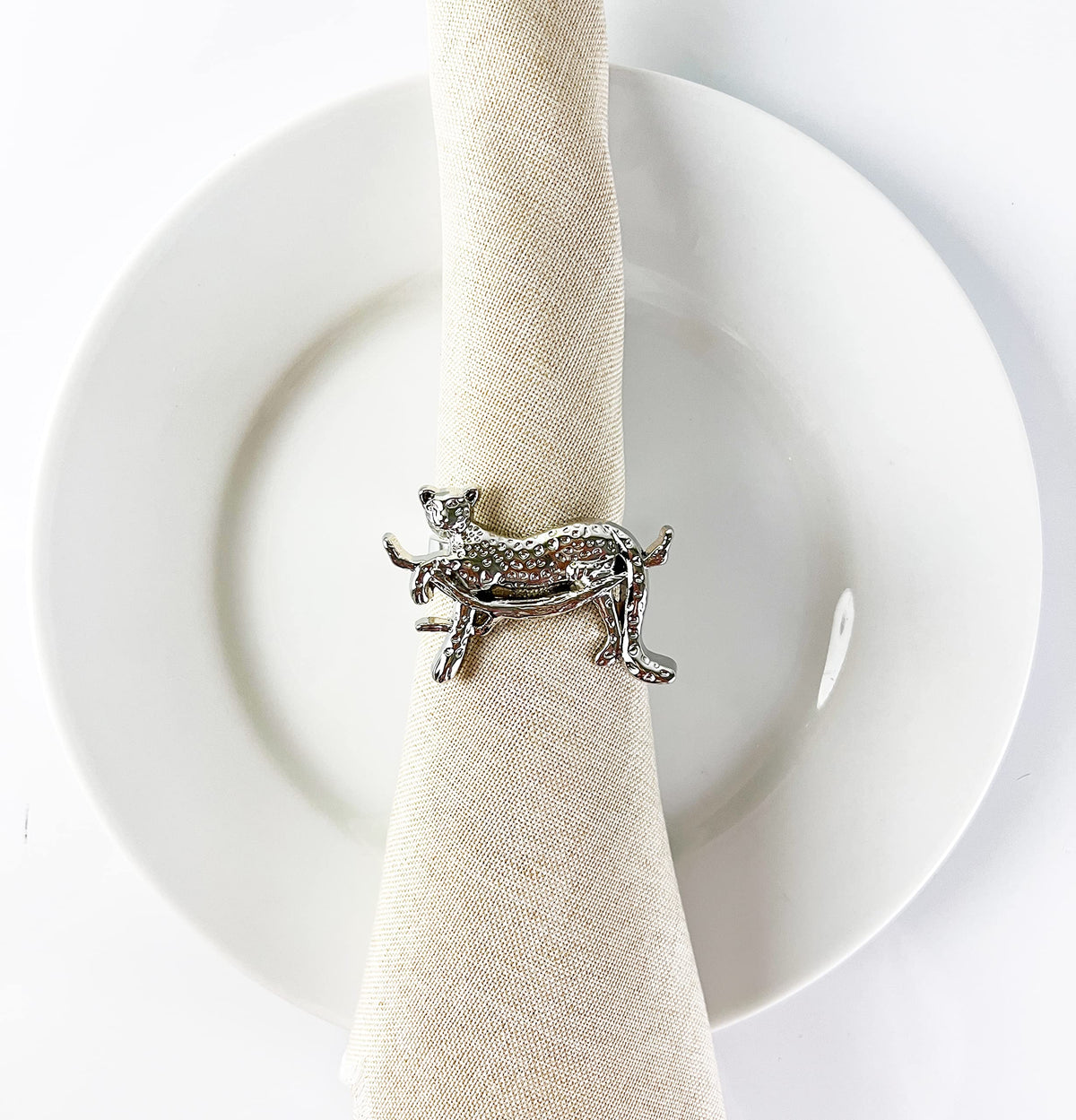 Fennco Styles Leopard Metal Napkin Rings, Set of 4 – Bronze Animal Napkin Holders for Home Décor, Dining Table, Family Gathering, Themed Party, Banquet and Special Occasion