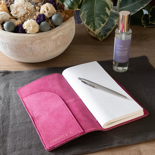 Journal en daim fuchsia avec papier en coton biologique : Petit