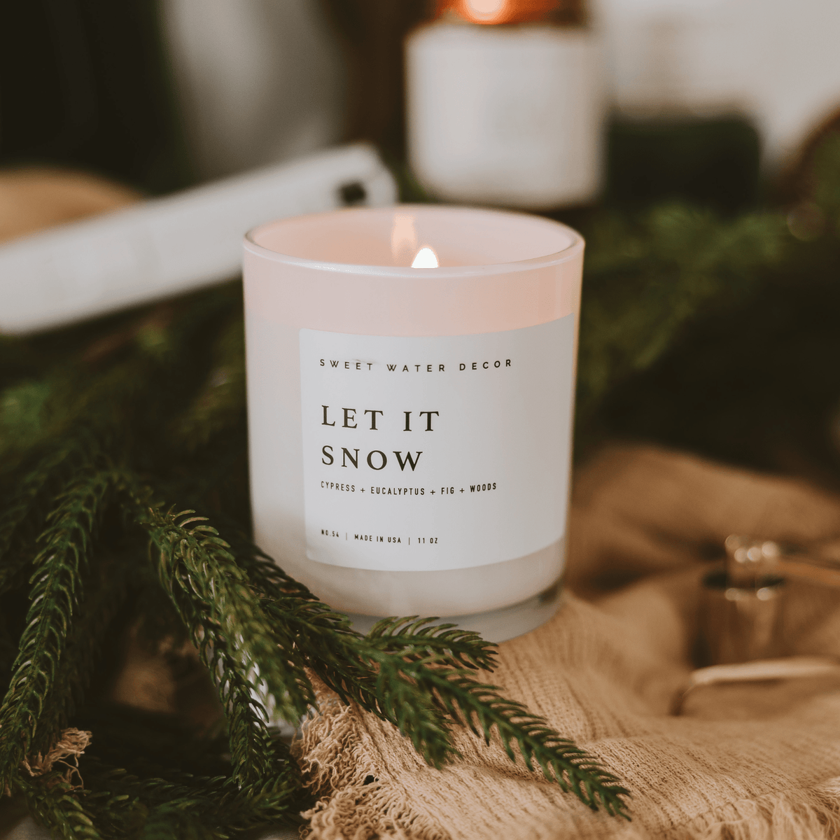 Bougie parfumée au soja « Let It Snow » – Pot blanc – 312 g