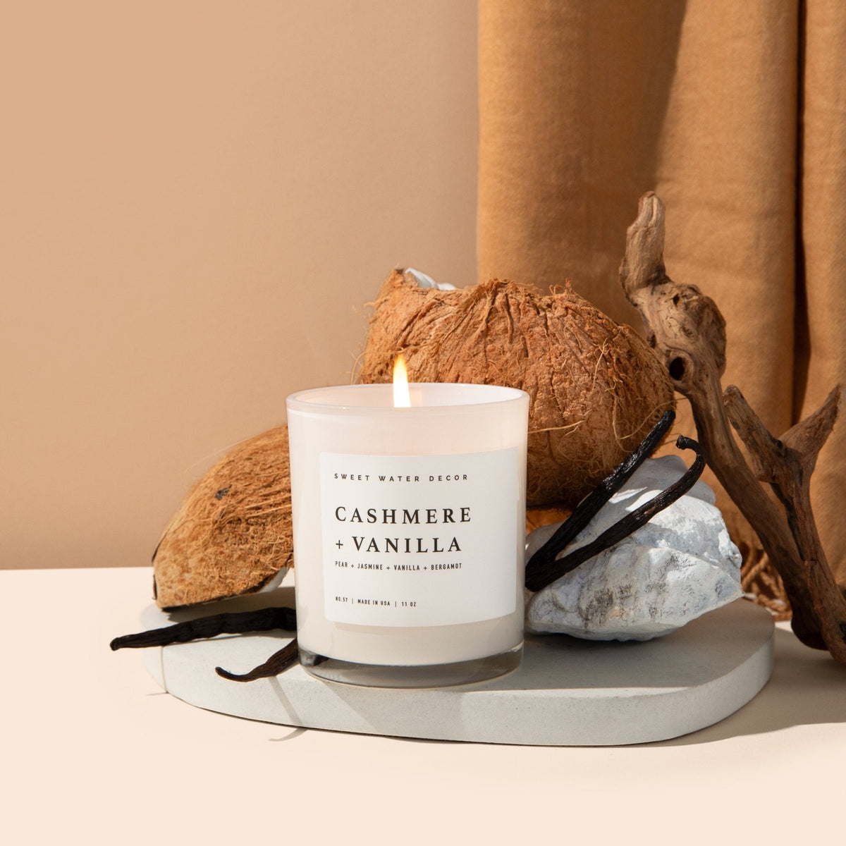 Candela in cera di soia al cashmere e vaniglia - Vasetto bianco - 312 g