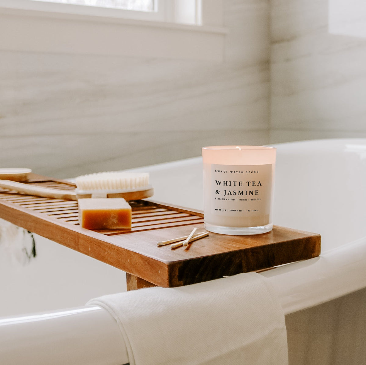 Bougie au soja Thé blanc et Jasmin - Pot blanc - 312 g