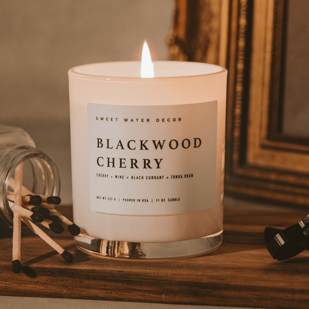Candela di soia Blackwood Cherry - Vaso bianco - 11 oz