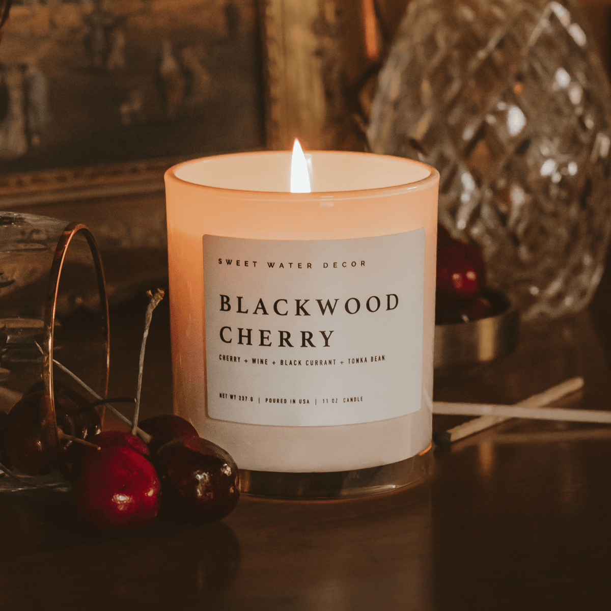 Candela di soia Blackwood Cherry - Vaso bianco - 11 oz