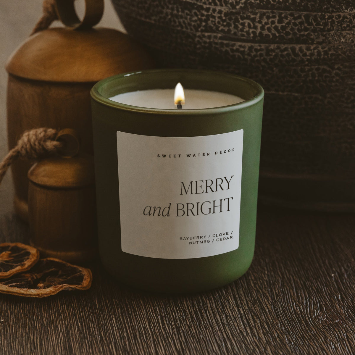 Bougie au soja Merry and Bright - Pot olive mat - 15 oz