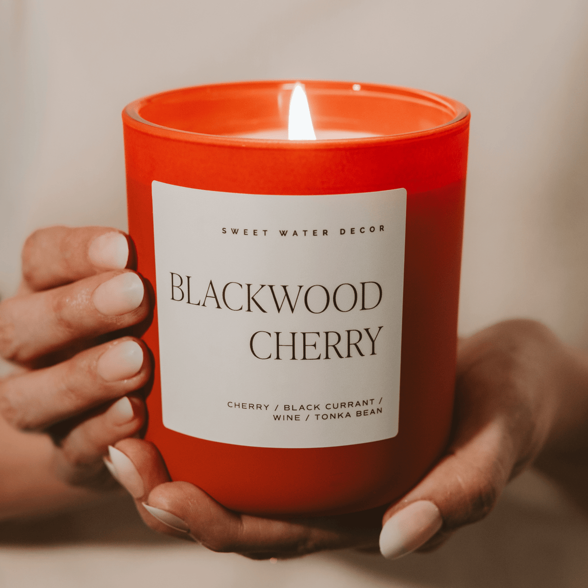 Candela di soia Blackwood Cherry - Vaso rosso opaco - 15 oz