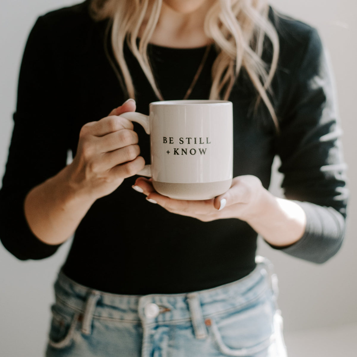 Tazza da caffè in gres da 14 once "Be Still and Know"