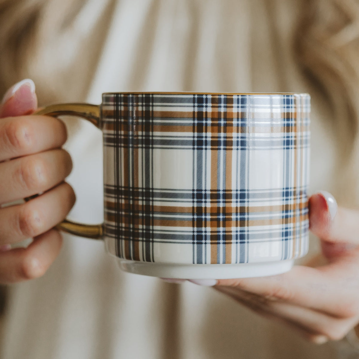 Mug à café orange et bleu marine à carreaux, 14 oz, anse dorée