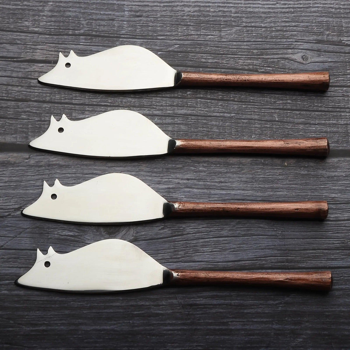 ENSEMBLE DE 4 TARTINEURS/COUTEAUX À FROMAGE CAMELLIA RATONCITO