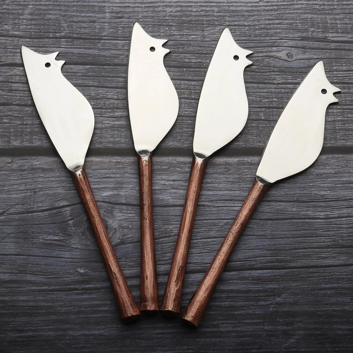 ENSEMBLE DE 4 TARTINEURS/COUTEAUX À FROMAGE CAMELLIA RATONCITO