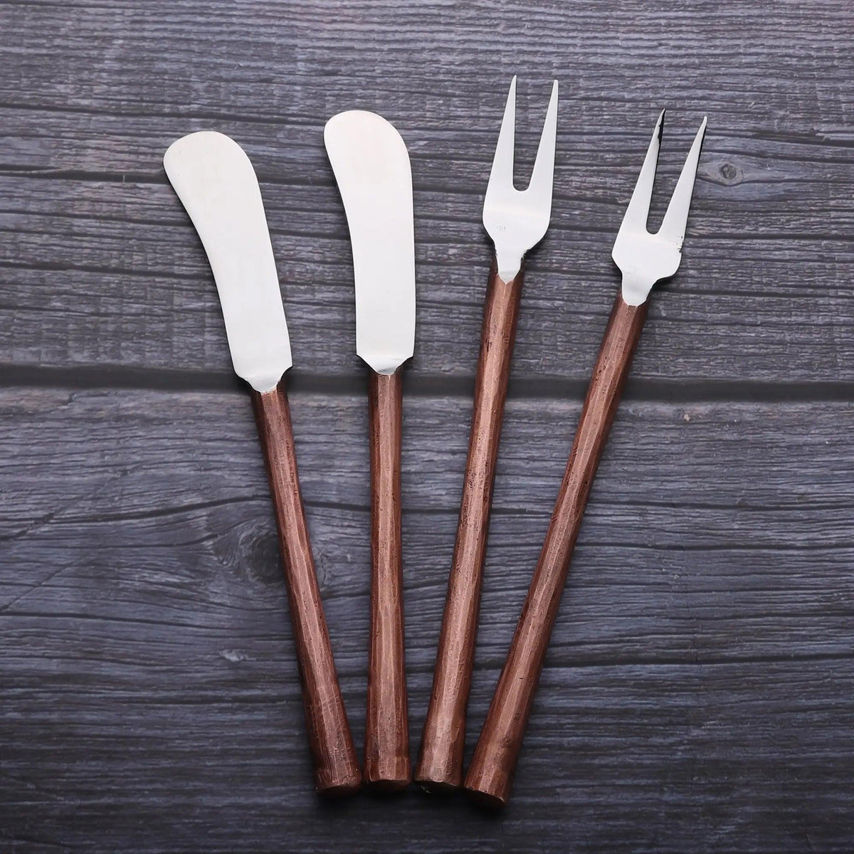 SET 4 PEZZI COLTELLO E SPALMINO PER FORMAGGI CAMELLIA