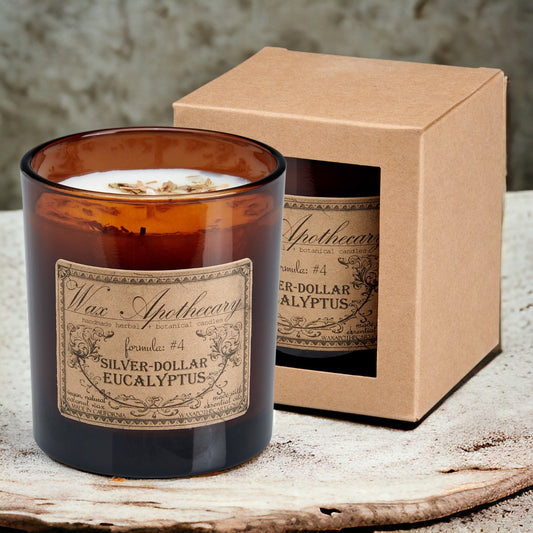 Candela artigianale in vetro ambrato al profumo di eucalipto Silver-Dollar, 9 oz