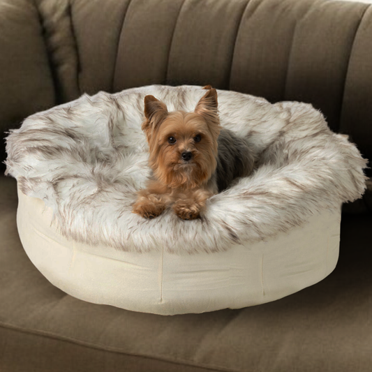 Panier pour chien PupPouf™ en fausse fourrure forme donut - Blanc avec touches de marron