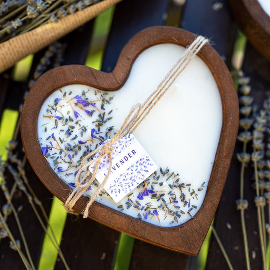 Bougie en bol en bois Lavender Heart | Bougie en cire de soja dans un bol en bois