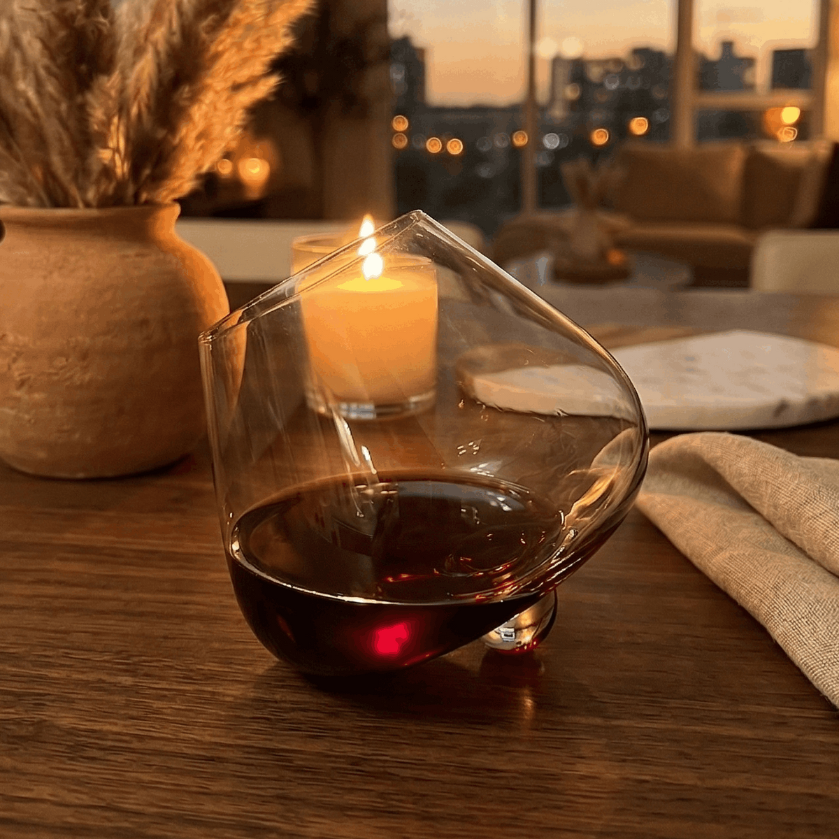 Verre à vin rotatif en cristal et sous-verre en bois Kami