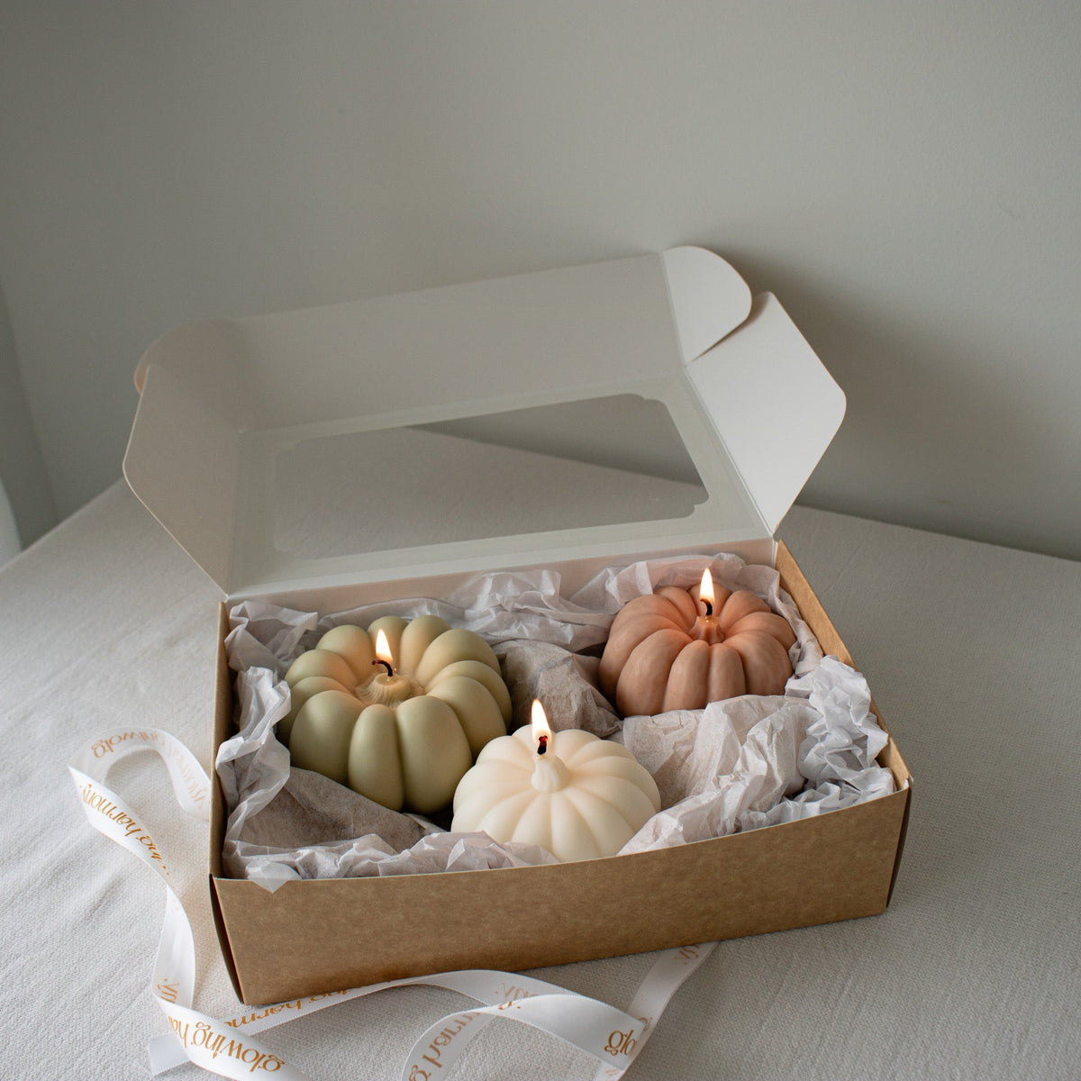 Ensemble de bougies citrouille dans une boîte cadeau, bougies citrouille d'automne