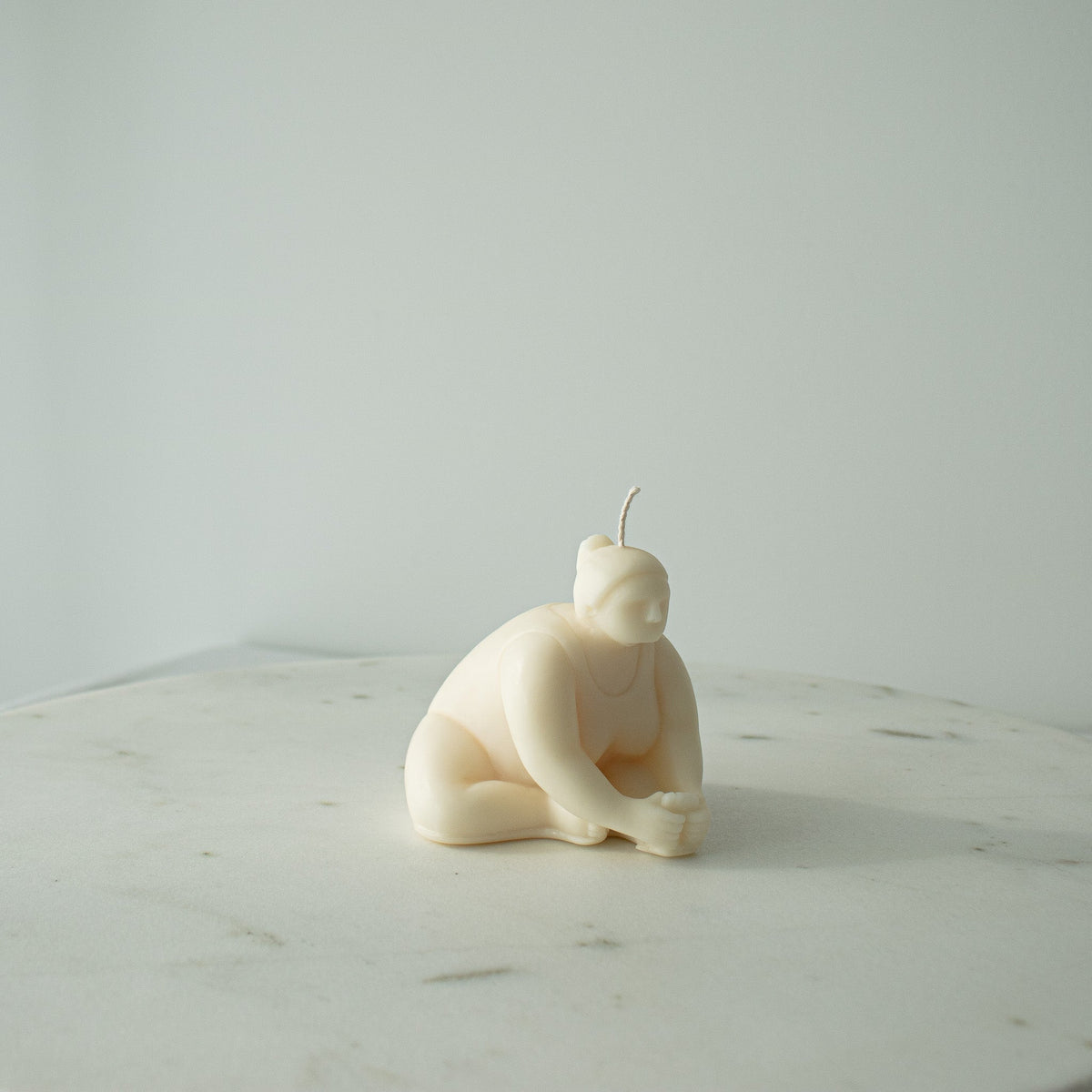 Bougie yoga femme abstraite, bougie yoga sculpturale