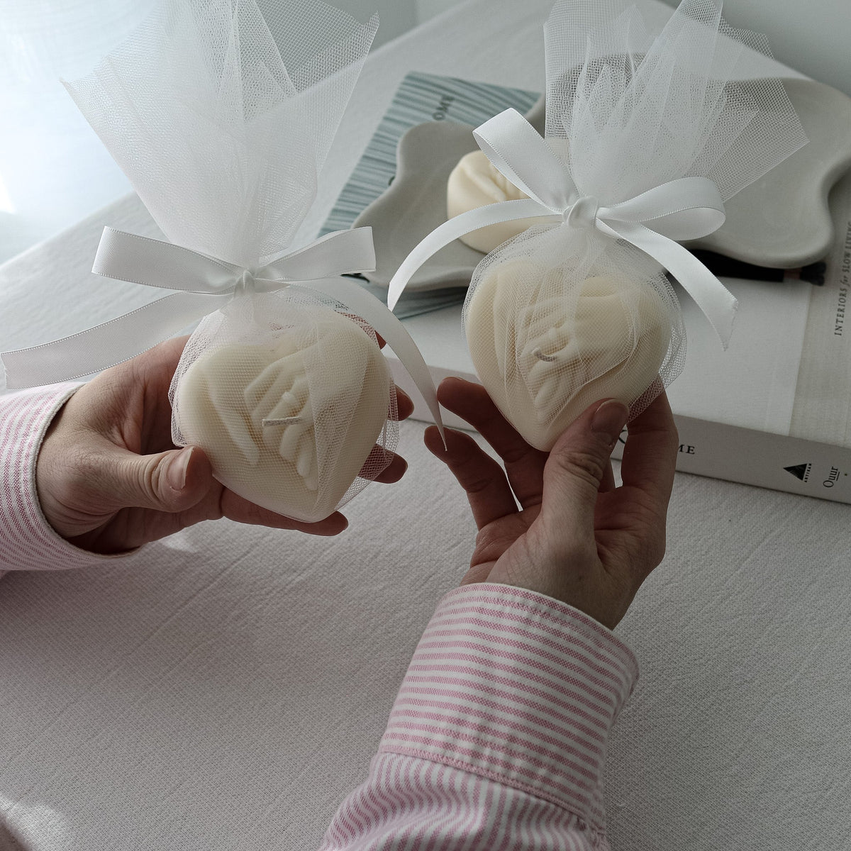 Bomboniere Candele per Matrimonio | Candele di Soia "Hand in Hand" per Addio al Nubilato