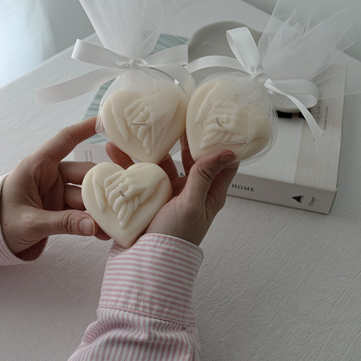 Bomboniere Candele per Matrimonio | Candele di Soia "Hand in Hand" per Addio al Nubilato