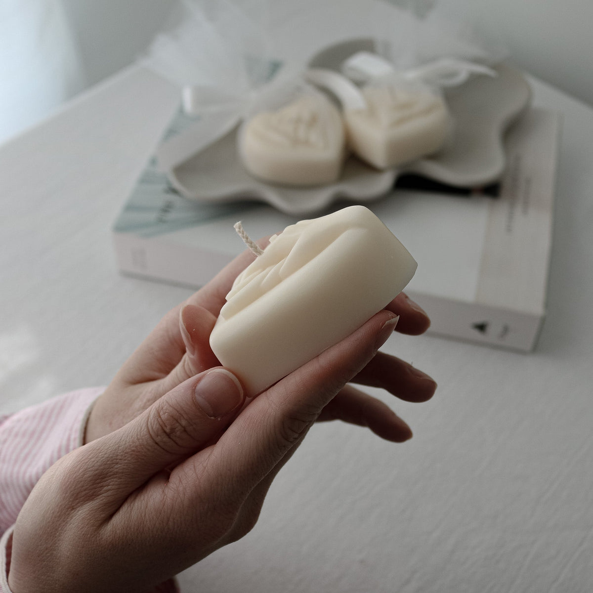 Bomboniere Candele per Matrimonio | Candele di Soia "Hand in Hand" per Addio al Nubilato