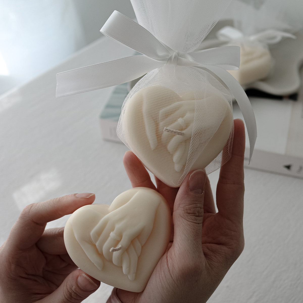 Bomboniere Candele per Matrimonio | Candele di Soia "Hand in Hand" per Addio al Nubilato
