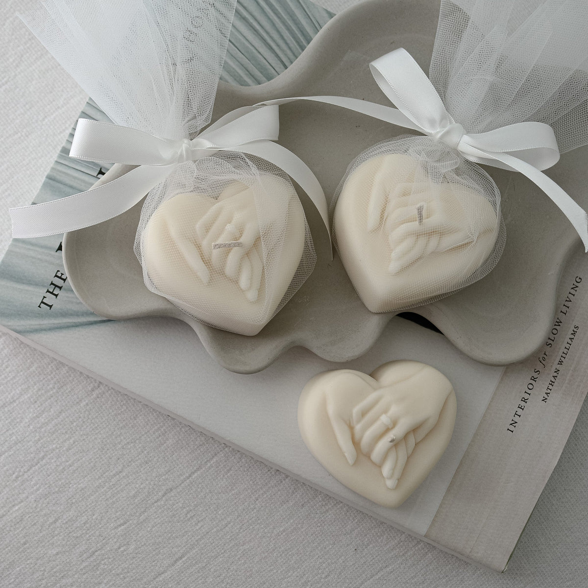 Bomboniere Candele per Matrimonio | Candele di Soia "Hand in Hand" per Addio al Nubilato