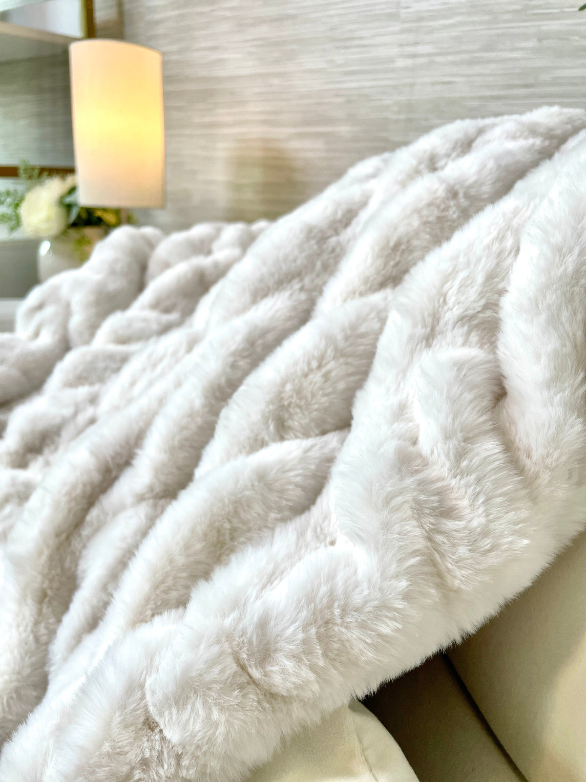Coperta in finta pelliccia avorio - Dimensioni: 30"x40"