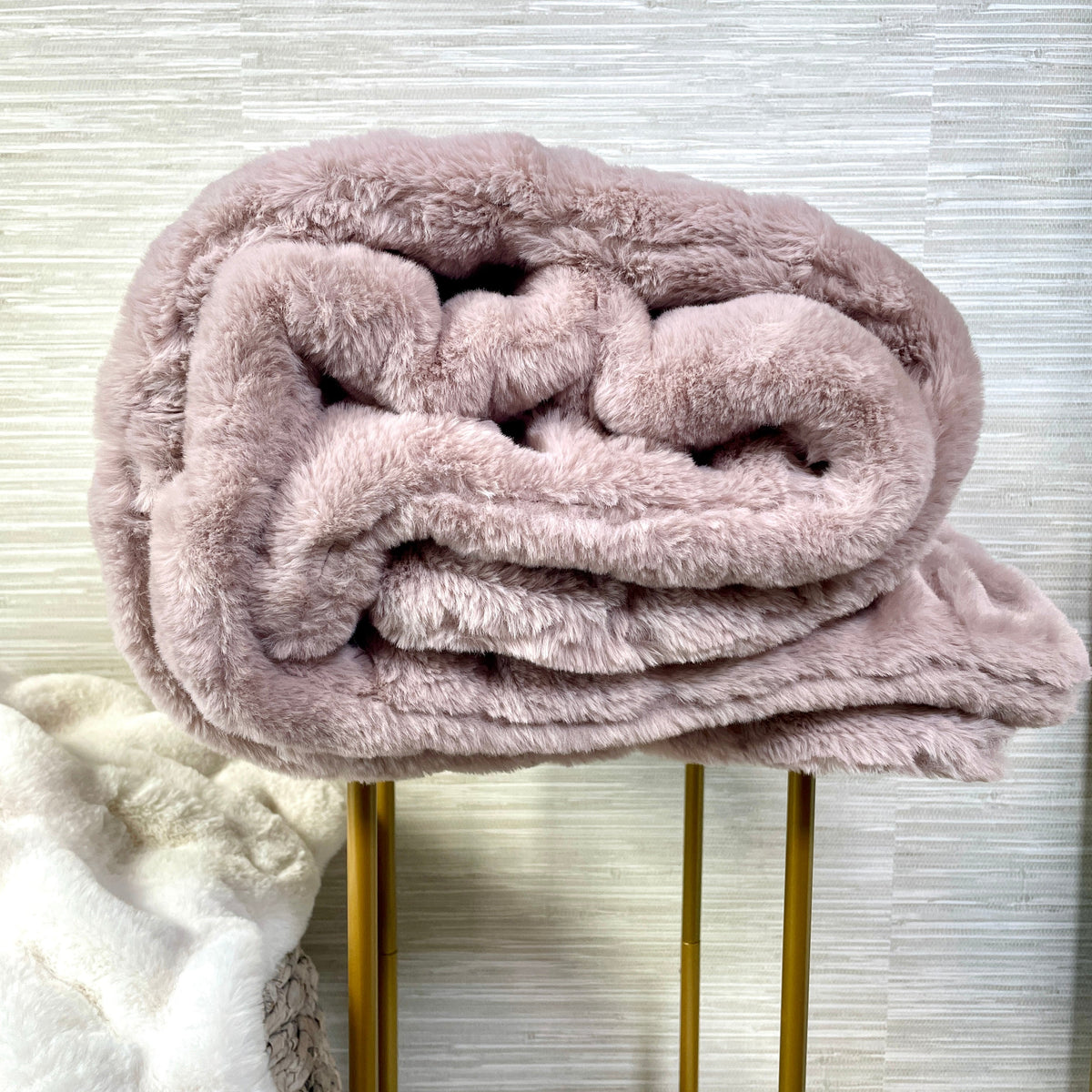 Couverture en fausse fourrure blush - Format genoux : 30"x40"