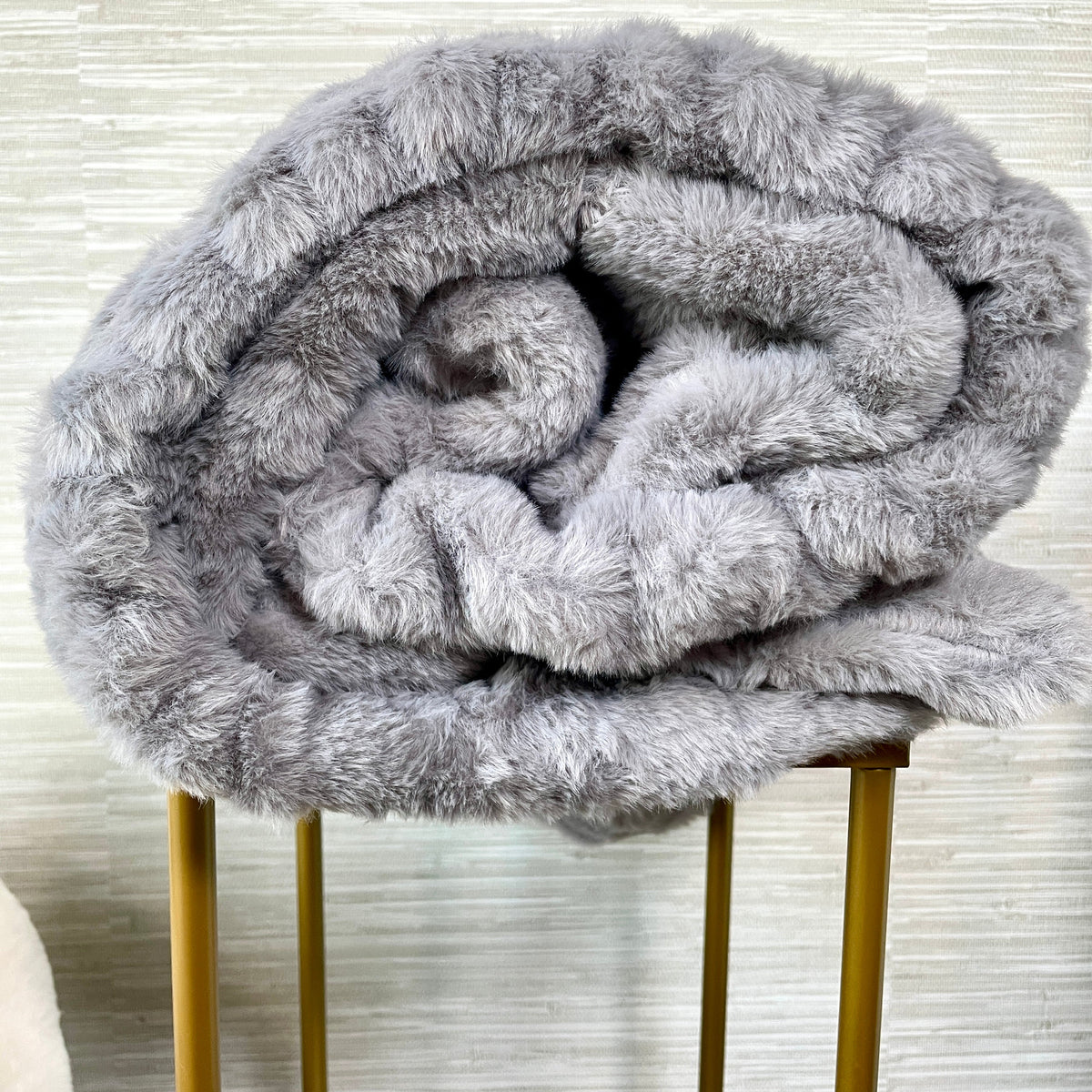 Couverture en fausse fourrure grise - Format genoux : 30"x40"