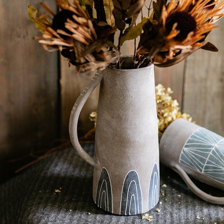 Vaso in terracotta dipinto a mano blu