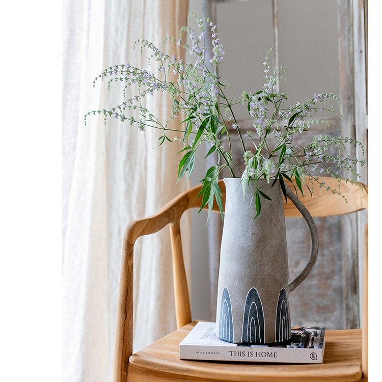 Vaso in terracotta dipinto a mano blu