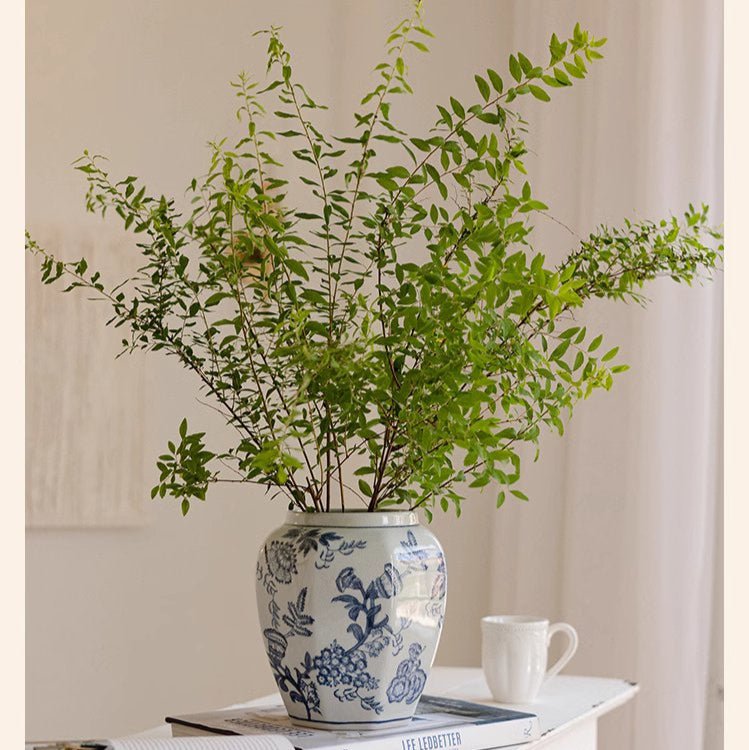 Vaso floreale in porcellana bianco e blu