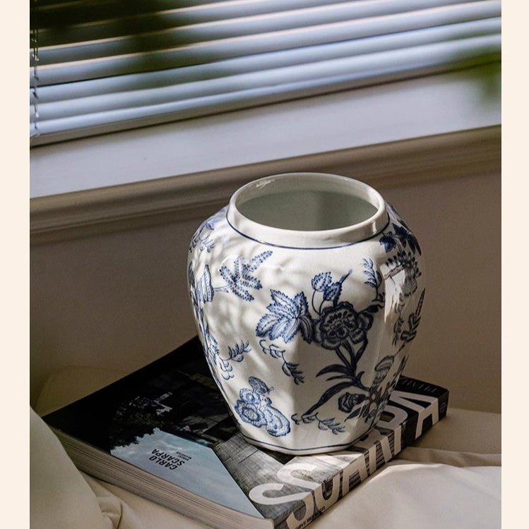 Vaso floreale in porcellana bianco e blu