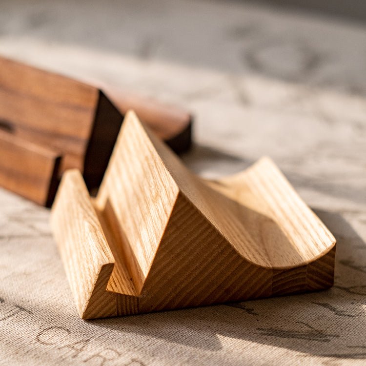 Supporto per cellulare da scrivania in legno massello