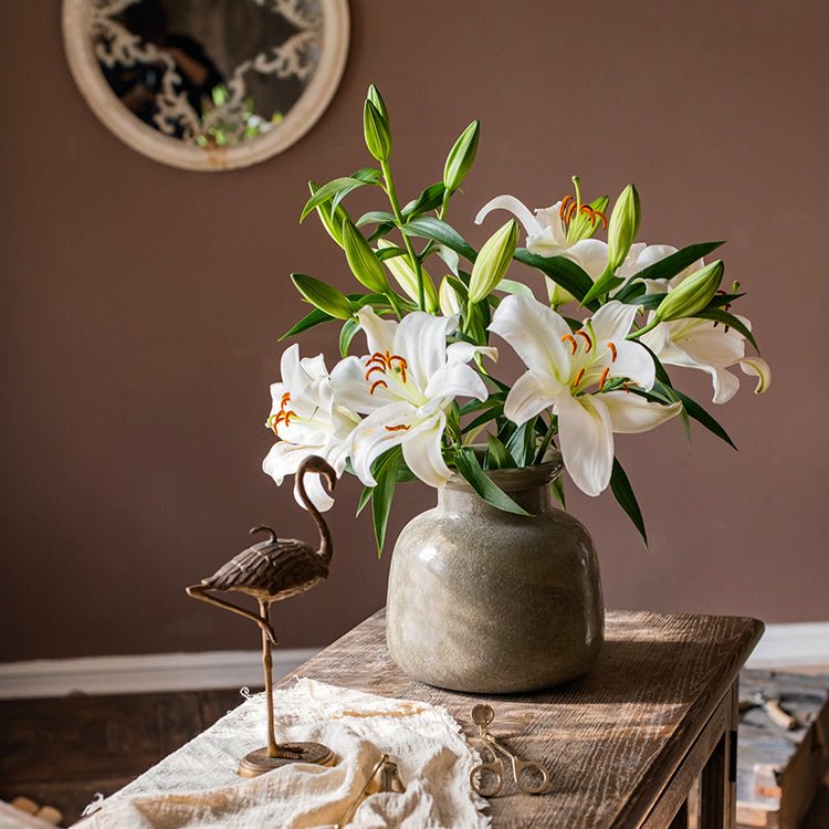 Vase en verre texturé vert foncé mat