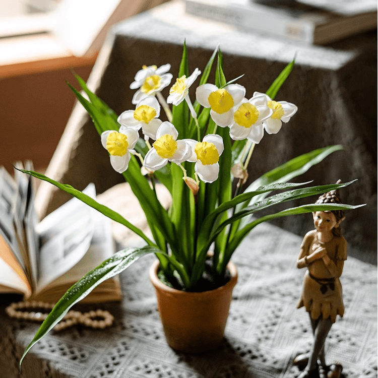 Narciso finto in vaso marrone