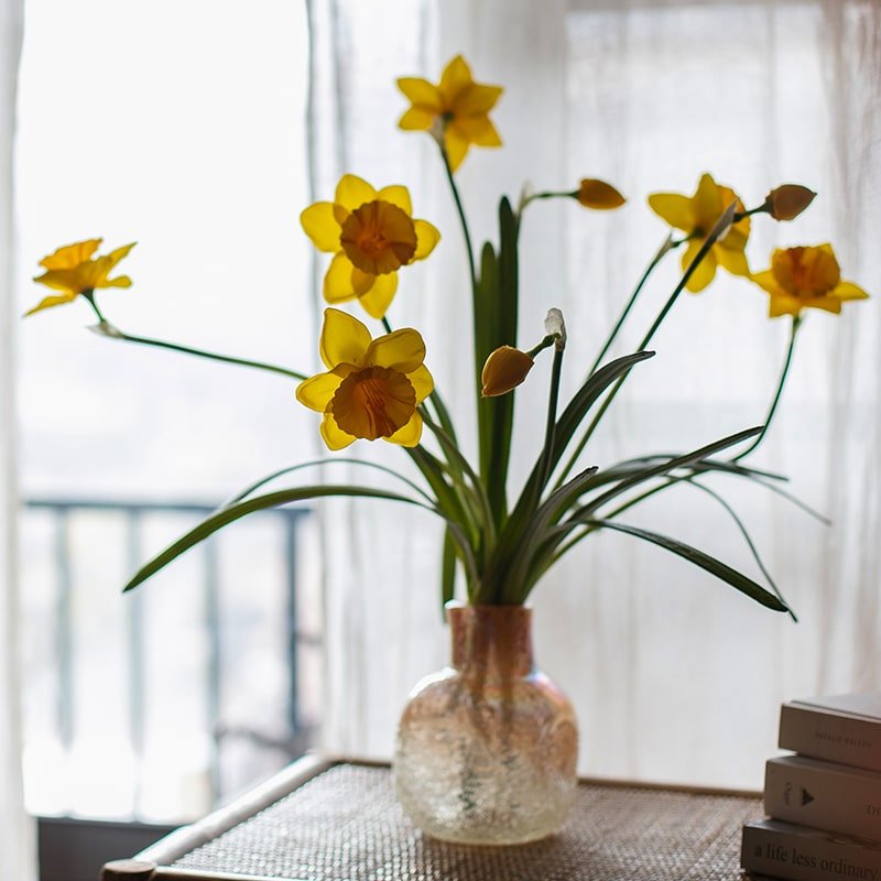 Stelo di fiore di narciso artificiale in seta gialla, altezza 19"