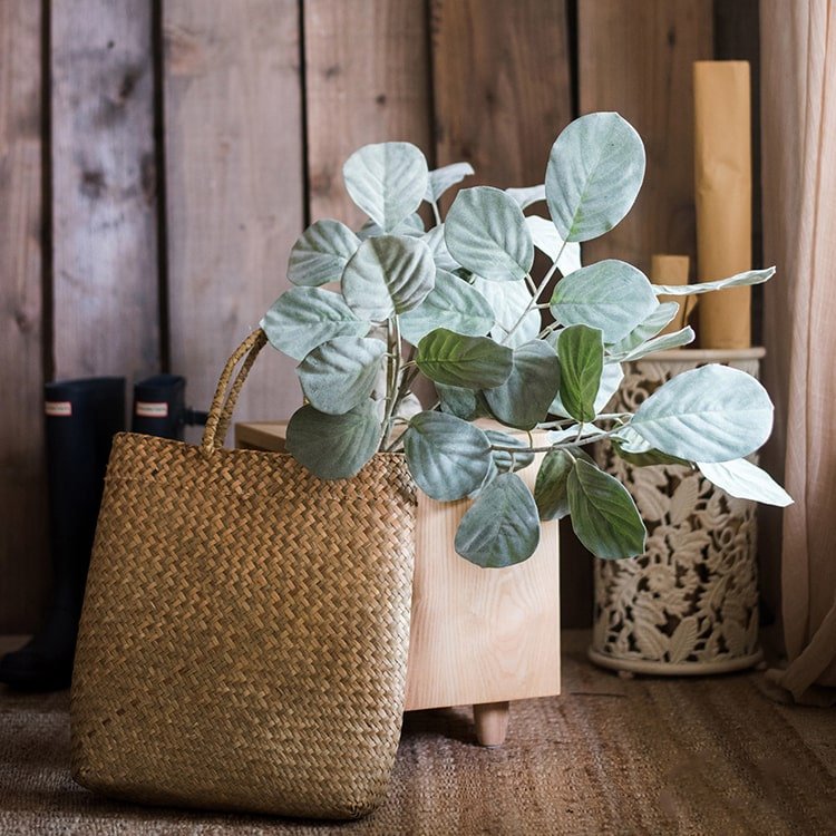 Tige de plante artificielle à grandes feuilles