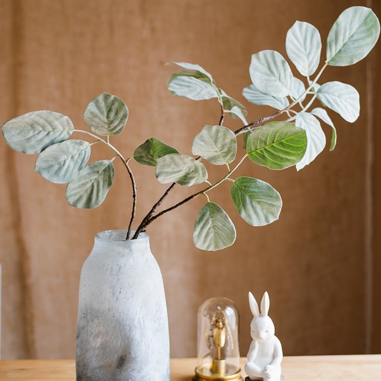 Tige de plante artificielle à grandes feuilles